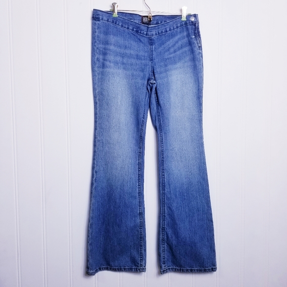 BDG Bella Flare Jeans, Urban Outfitters NWOT - Picture 2 of 10